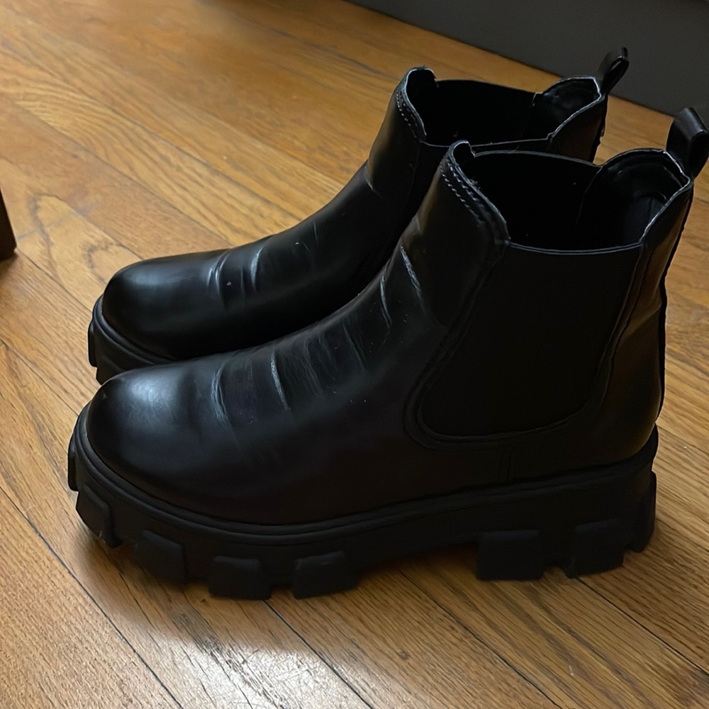 Circus by Sam Edelman Darielle Platform Chelsea Boots